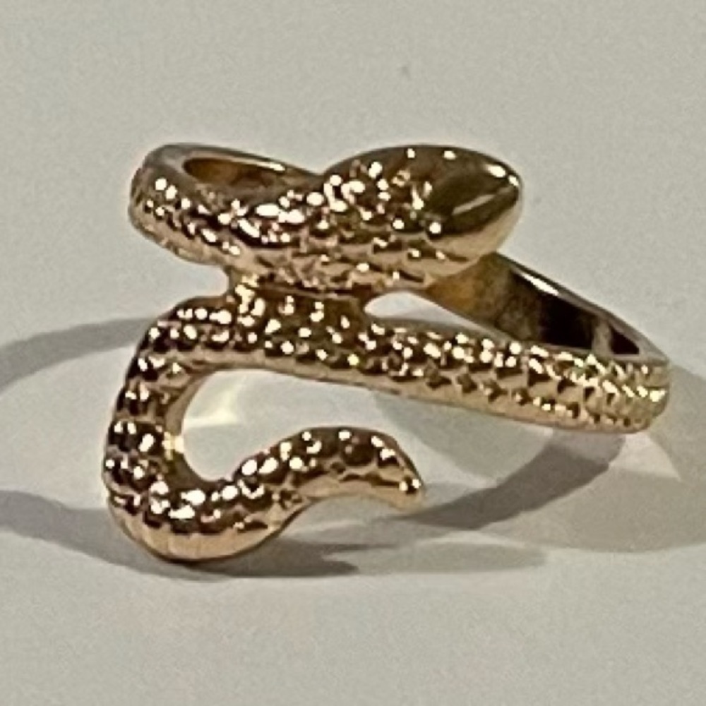 NEW Goldtone Snake Ring.